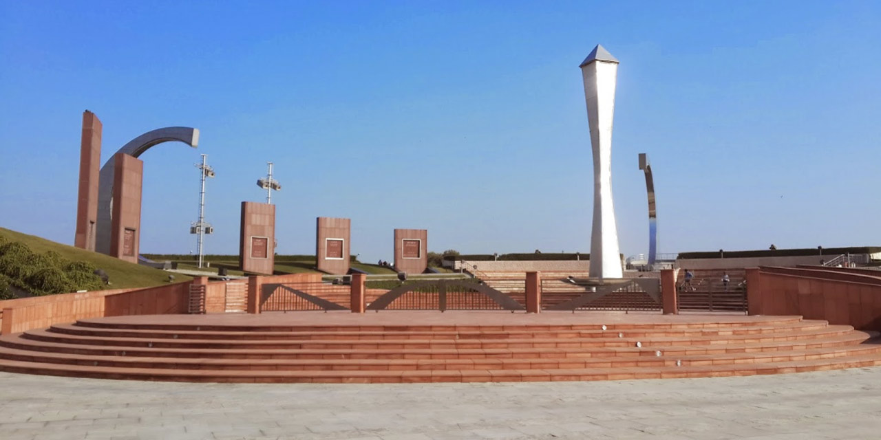 Guru Tegh Bahadur Memorial, Delhi Tourist Attraction