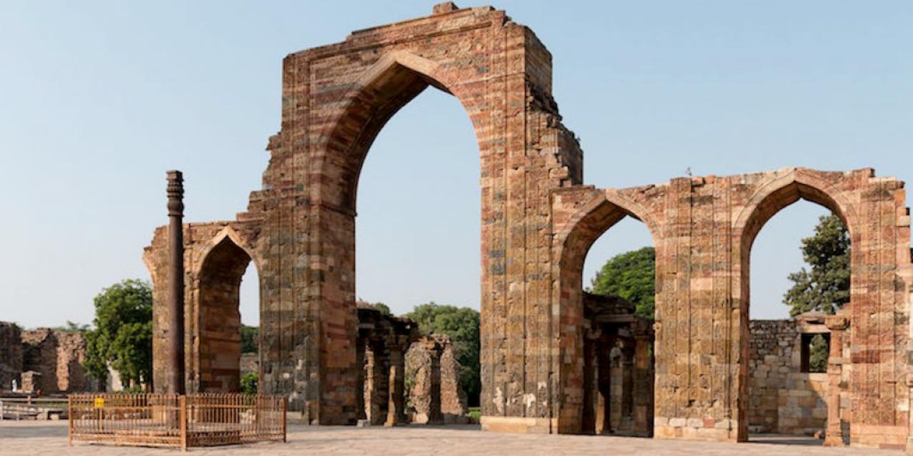 Iron Pillar, Delhi Tourist Attraction