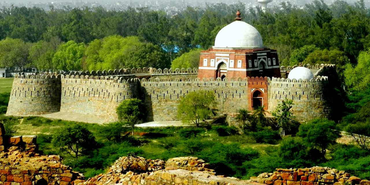 Tomb of Balban, Delhi Tourist Attraction