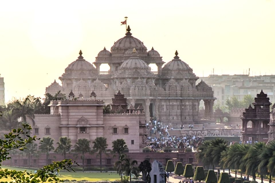 Akshardham Temple Delhi Darshan Day Package by Car