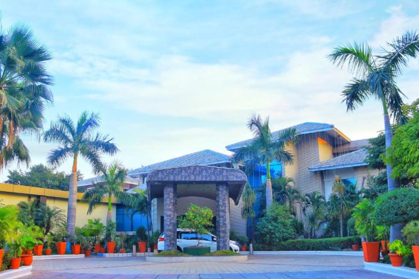 Dee Marks Airport Hotel and Resorts, New Delhi